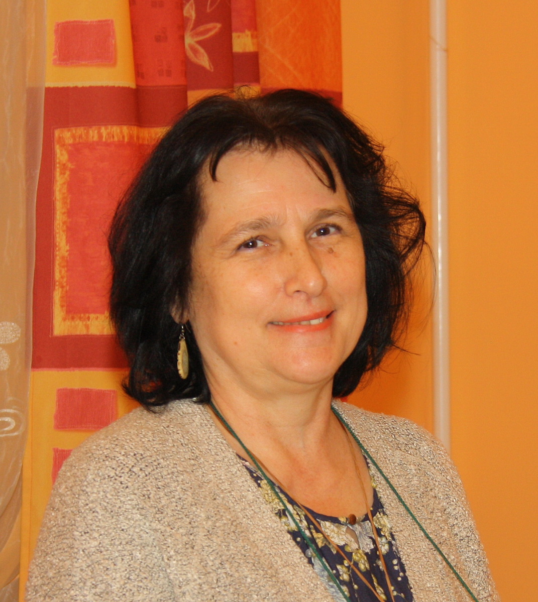  Hirka Anikó